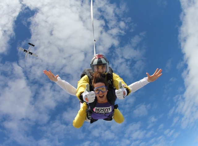  Tandem skydiving instructor 